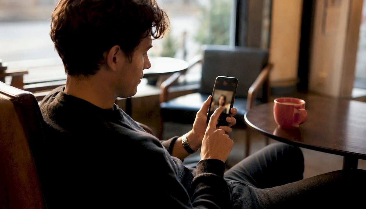 Tinder photo size: stop unwanted zooming and cropping