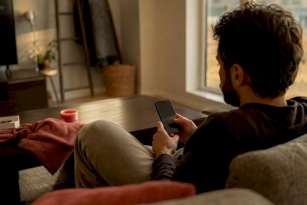 Stop Tinder cropping your photo: the right way to prepare it