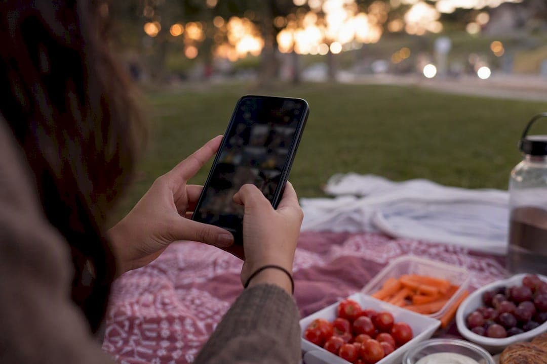 5 Export and Upload Steps to Stop Tinder Photo Compression