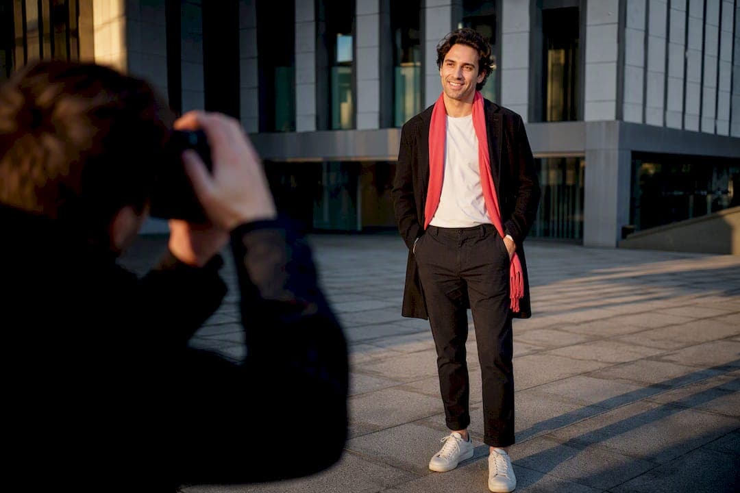 Test Before You Post: Photographer Backed Full Body Dating Photos