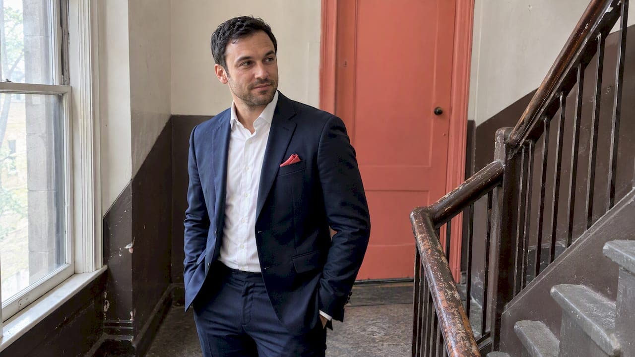 $7 Test: One Suit Photo on Tinder That Signals Polish, Not Costume
